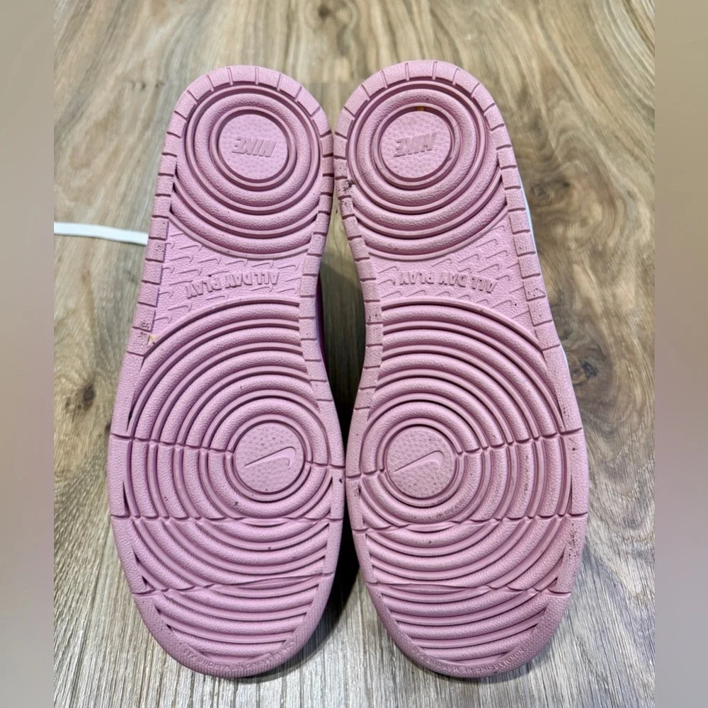 Nike Court Borough Mid 2 Pink Metallic Size 7Y / Women’s 8.5 – LNC